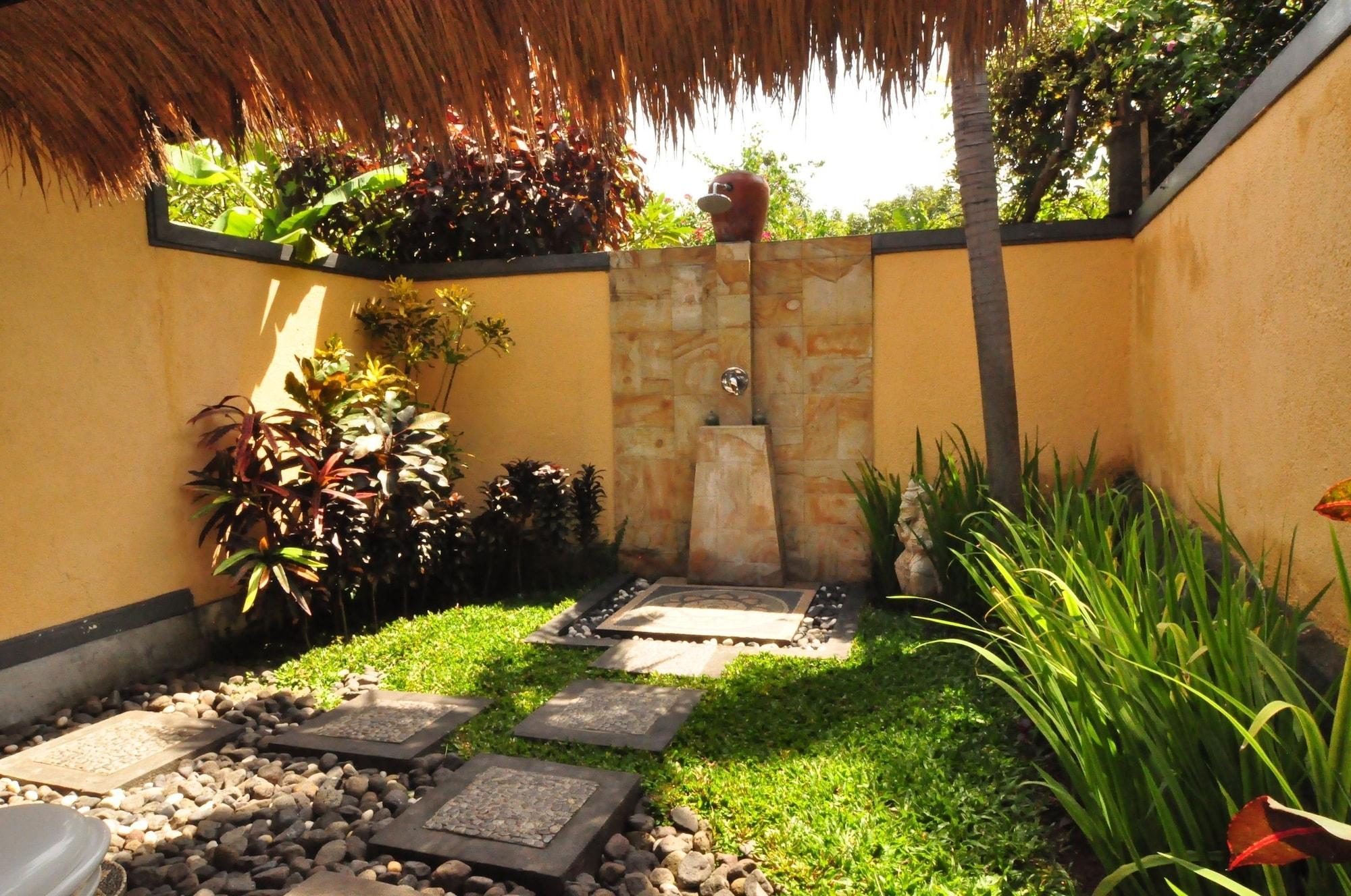 Lovina Puri Mangga Sea View Resort And Spa מראה חיצוני תמונה