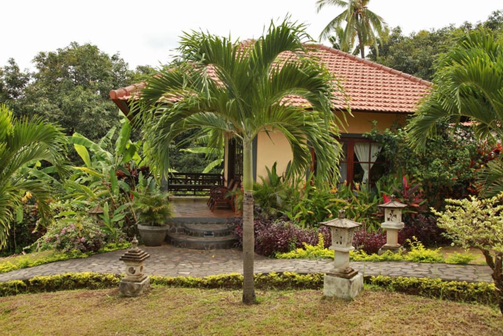 Lovina Puri Mangga Sea View Resort And Spa מראה חיצוני תמונה